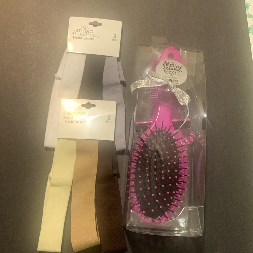 Conair brush, comb, hair tie /band bundle
